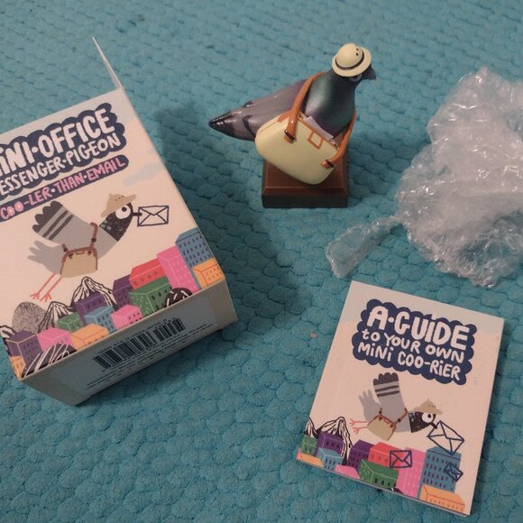 NEW pigeon desk toy - note holder - Picture 1 of 3
